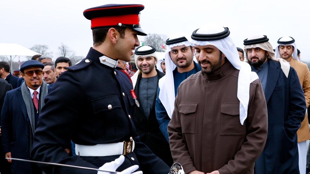 حمدان ومكتوم بن محمد يشهدان تخريج محمد بن راشد بن محمد بن راشد من "ساندهيرست"