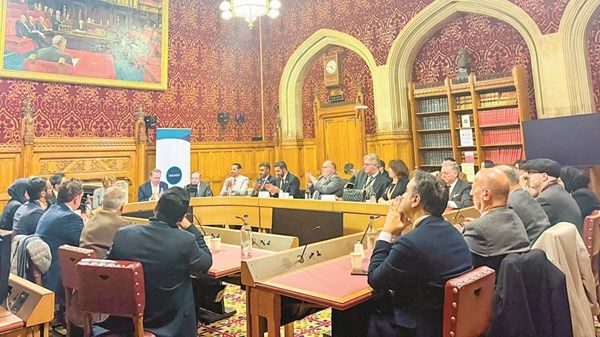 «تريندز» يستعرض فرص وآفاق العلاقات الخليجية البريطانية