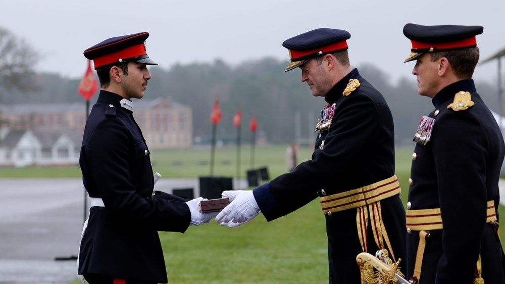 حمدان ومكتوم بن محمد يشهدان تخريج محمد بن راشد بن محمد بن راشد من "ساندهيرست"