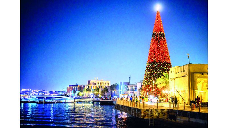 الامارات | مهرجان السيف في خور دبي.. شجرة احتفالية بارتفاع 39 متراً