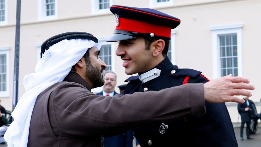 حمدان ومكتوم بن محمد يشهدان تخريج محمد بن راشد بن محمد بن راشد من "ساندهيرست"