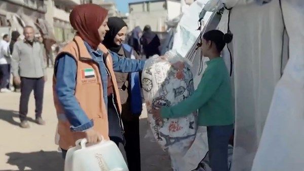 «الفارس الشهم 3» توزع ملابس شتوية على أطفال غزة