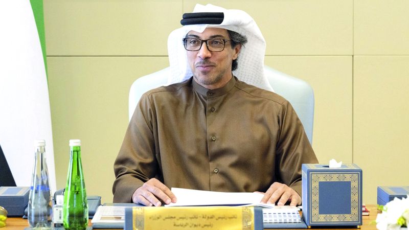 الامارات | منصور بن زايد: تمنياتي للأشقاء في البلدين التوفيق والنجاح  في استضافة الحدثين العالميين