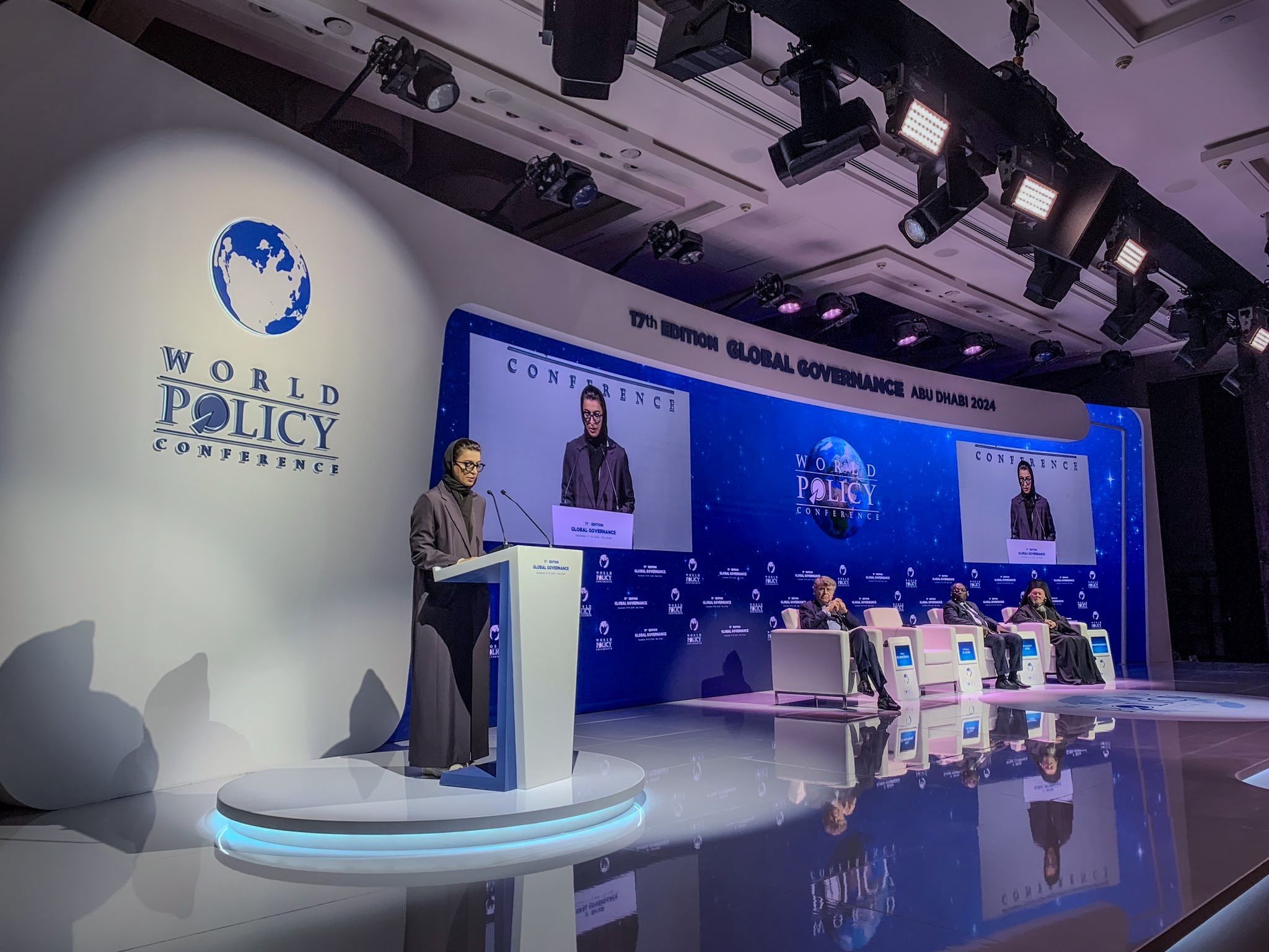 الامارات | الإمارات تدعو إلى العمل الجماعي لمواجهة الأزمات التي يواجهها العالم