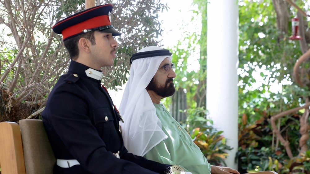 نائب رئيس الدولة يلتقي محمد بن راشد بن محمد بن راشد ويهنئه بالتخرج بتفوق من أكاديمية ساندهيرست العسكرية