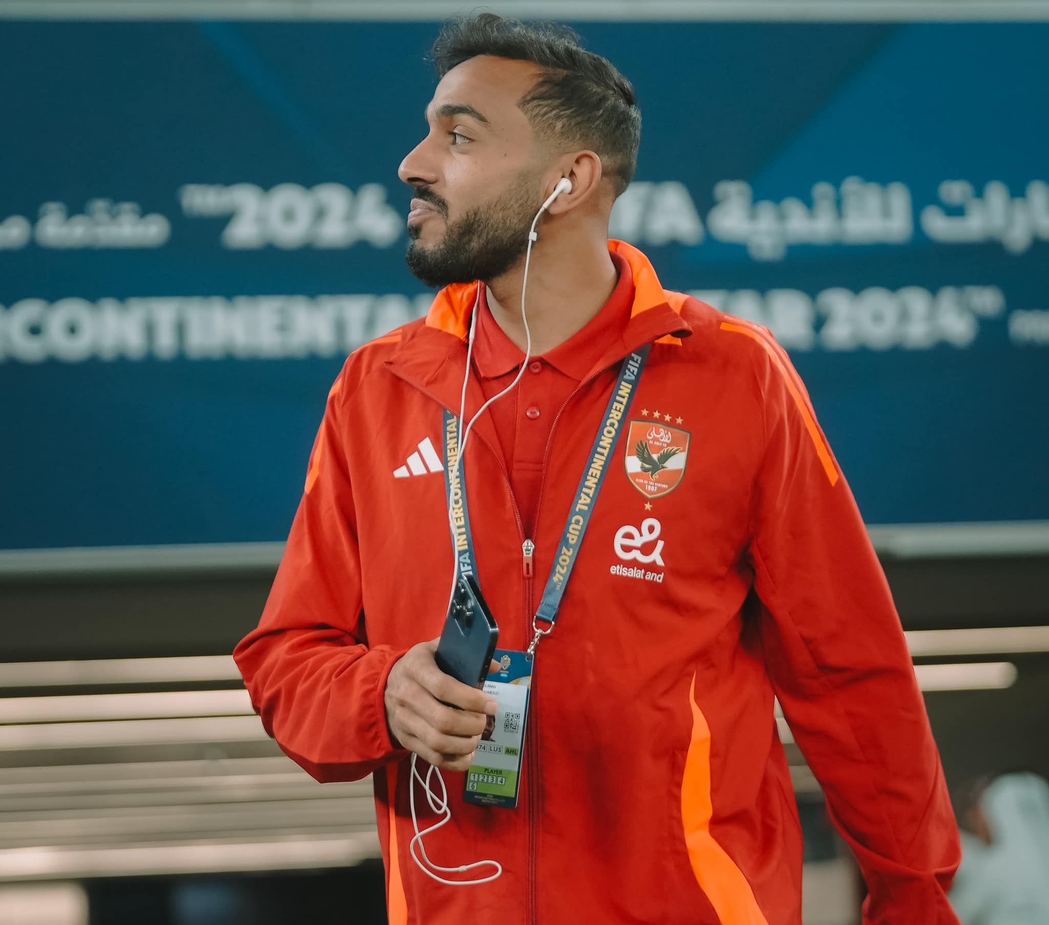 كولر ولاعبو الأهلي يعاينون ملعب 974 قبل مباراة باتشوكا.. صور