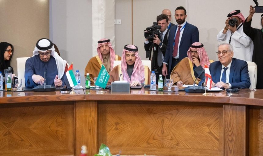 "لجنة الاتصال العربية": ندعم عملية انتقالية سلمية سياسية في سوريا