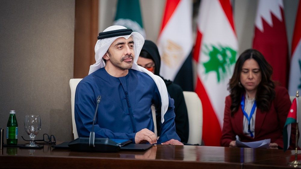 عبدالله بن زايد يشارك في اجتماعات العقبة الوزارية حول سوريا