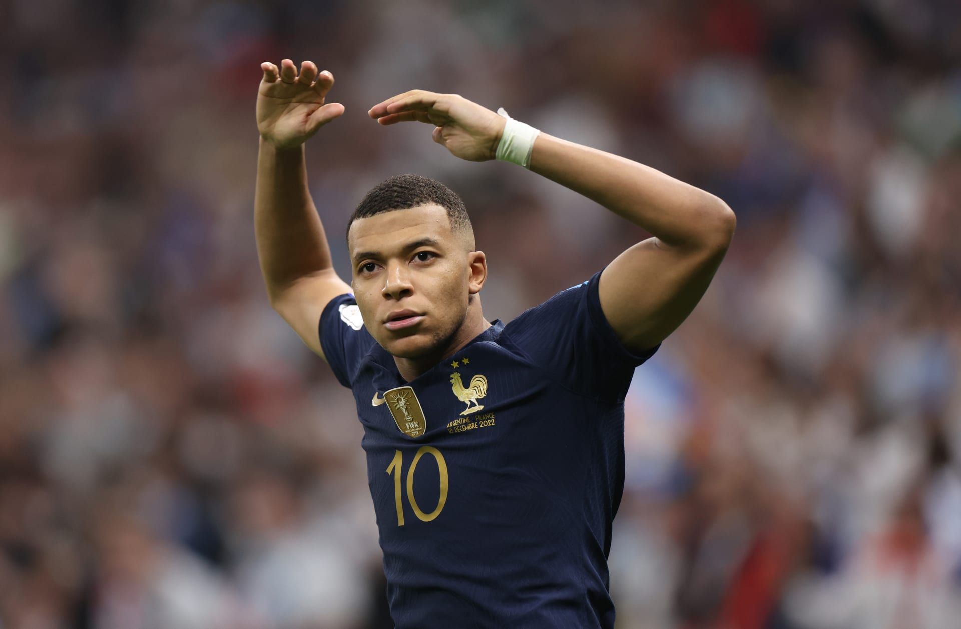 الامارات | بفارق بسيط عن أقرب منافسيه.. مبابي يفوز بجائزة أفضل لاعب فرنسي