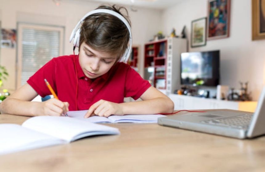 منح مديري التعليم صلاحية تأخير بدء الدراسة.. والحدود الشمالية أول المنفذين