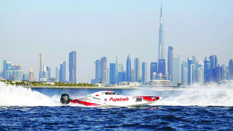 الامارات | «الفجيرة 96» بطلاً للسباق الأول في جائزة دبي الكبرى للزوارق السريعة