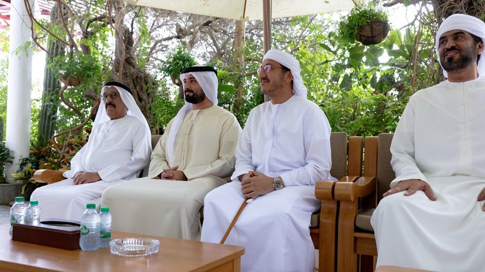 نائب رئيس الدولة يلتقي محمد بن راشد بن محمد بن راشد ويهنئه بالتخرج بتفوق من أكاديمية ساندهيرست العسكرية