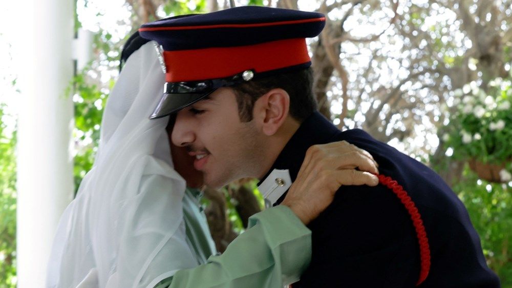 نائب رئيس الدولة يلتقي محمد بن راشد بن محمد بن راشد ويهنئه بالتخرج بتفوق من أكاديمية ساندهيرست العسكرية