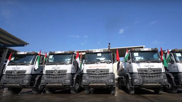 «الفارس الشهم 3» تقدم صهاريج مياه للهيئات المحلية في قطاع غزة