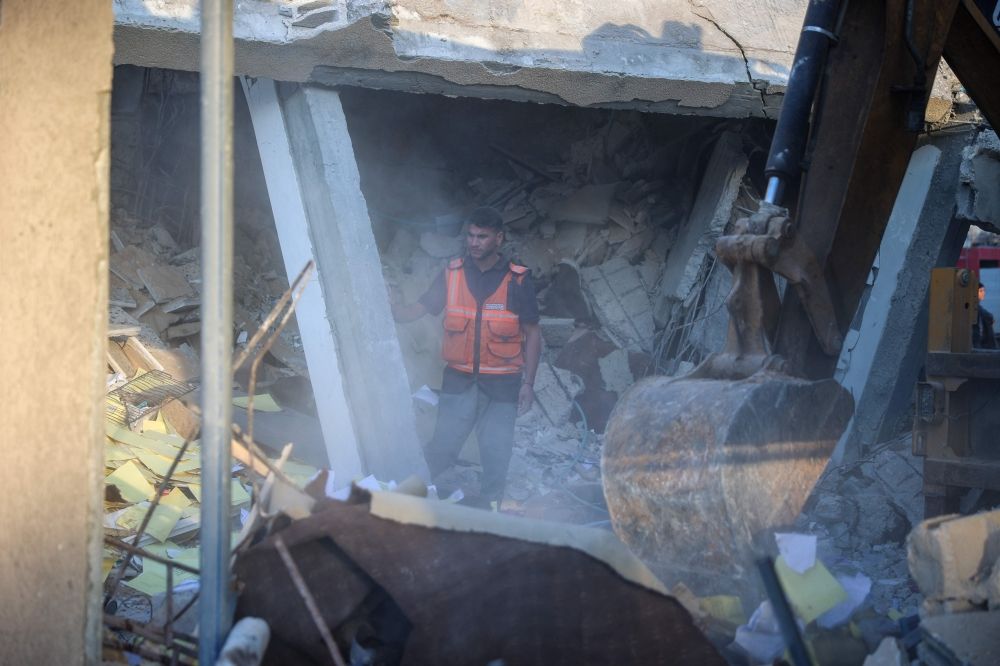 استشهاد 15 فلسطينيًا في قصف على مدرسة "للأونروا" شمال غزة