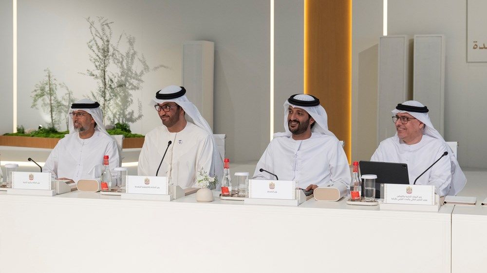 برئاسة منصور بن زايد.. «الوزاري للتنمية» يستعرض تقارير ومشاريع حكومية