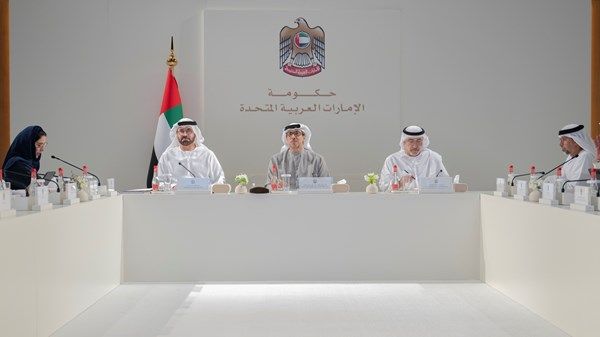 برئاسة منصور بن زايد.. «الوزاري للتنمية» يستعرض تقارير ومشاريع حكومية