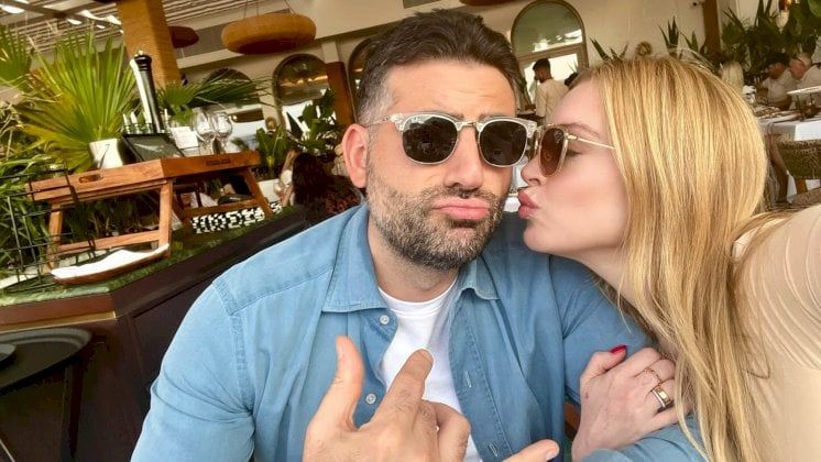 ليندسي لوهان والكويتي بدر إلى صدارة الترند بـ"صور المودة"