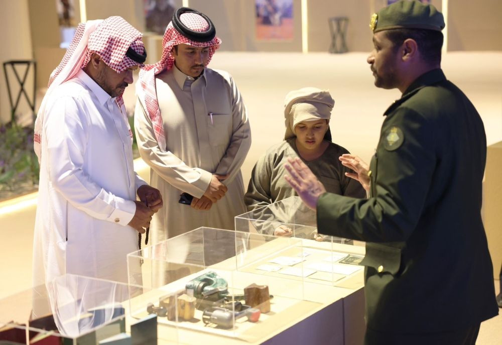 "الجوازات" تستعرض خدماتها في مهرجان الملك عبدالعزيز للإبل