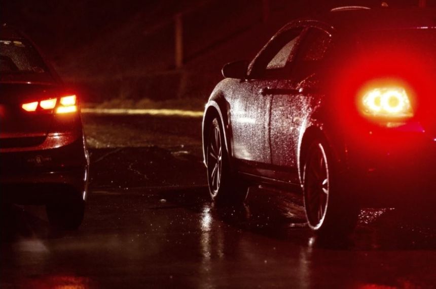 تحذير من إعصار.. عواصف كبيرة تضرب ولايتين في أمريكا