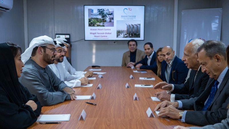 الامارات | القرقاوي يتفقد الإنجاز في «مجمع  محمد بن راشد الطبي للقلب» بالقاهرة
