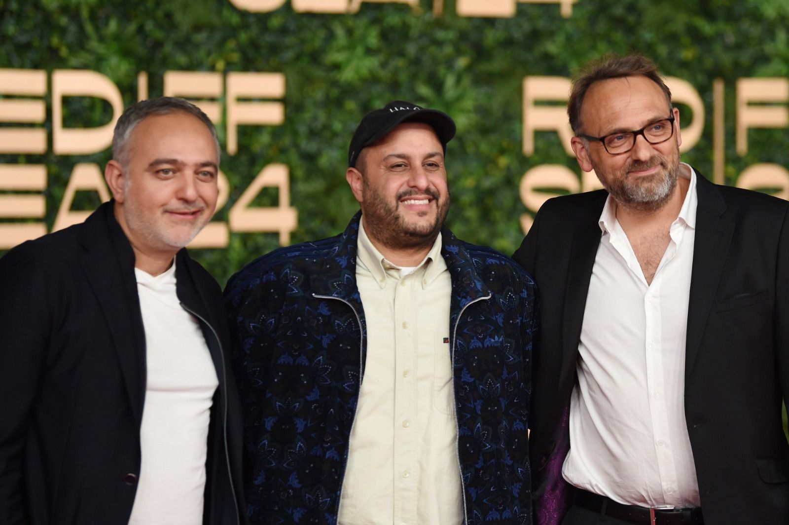 "إلى عالم مجهول"... رحلة اليأس والأمل من أثينا إلى برلين