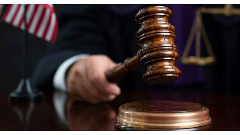 الامارات | امرأة تحجز على حسابات وراتب وسيارة طليقها لتوقفه عن سداد النفقة