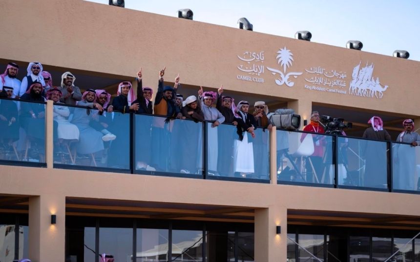 10 فائزين في اليوم الـ15.. "مهرجان الإبل" يختتم منافساته اليوم