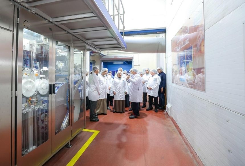 تعزيز العلاقات الاقتصادية.. وزير الصناعة يبدأ زيارة رسمية إلى مصر