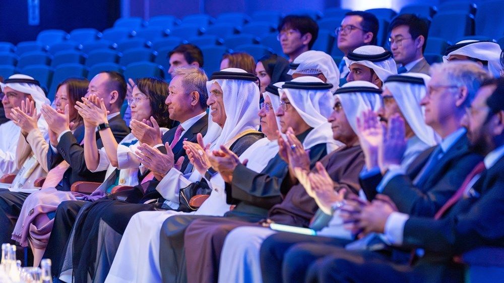 سعود بن صقر يشهد حفل فرقة «الأوتار الرباعية» في رأس الخيمة