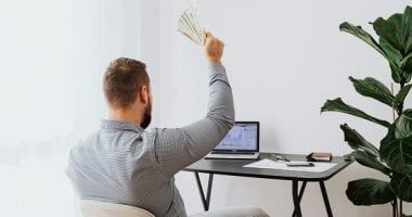 طالع الأبراج: برج الثور منهم.. 3 أبراج تحصل على مكافأة مالية في شهر ديسمبر