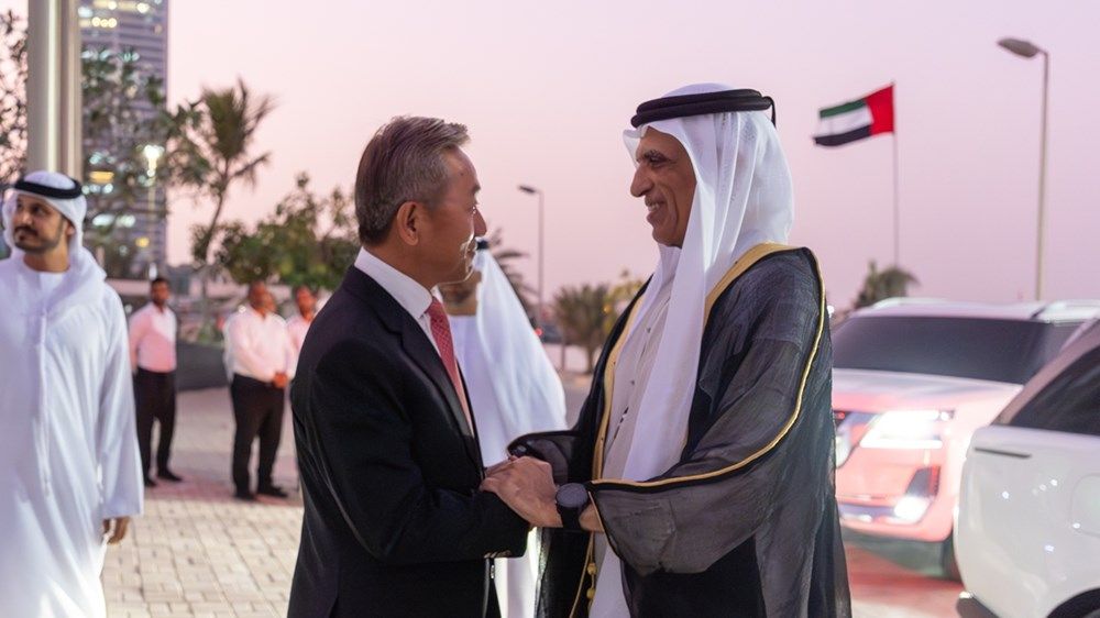 سعود بن صقر يشهد حفل فرقة «الأوتار الرباعية» في رأس الخيمة