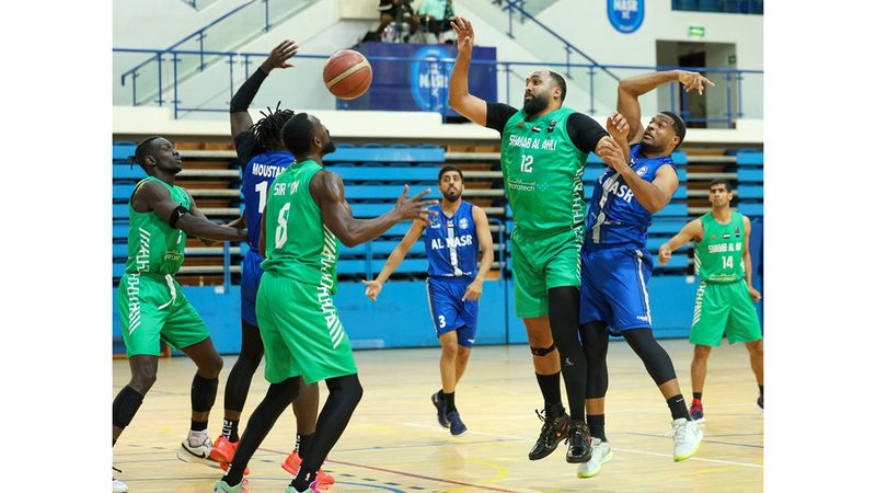 الامارات | عتيق: «فريق البطولات» وراء فوز سلة شباب الأهلي على النصر