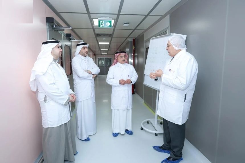 تعزيز العلاقات الاقتصادية.. وزير الصناعة يبدأ زيارة رسمية إلى مصر