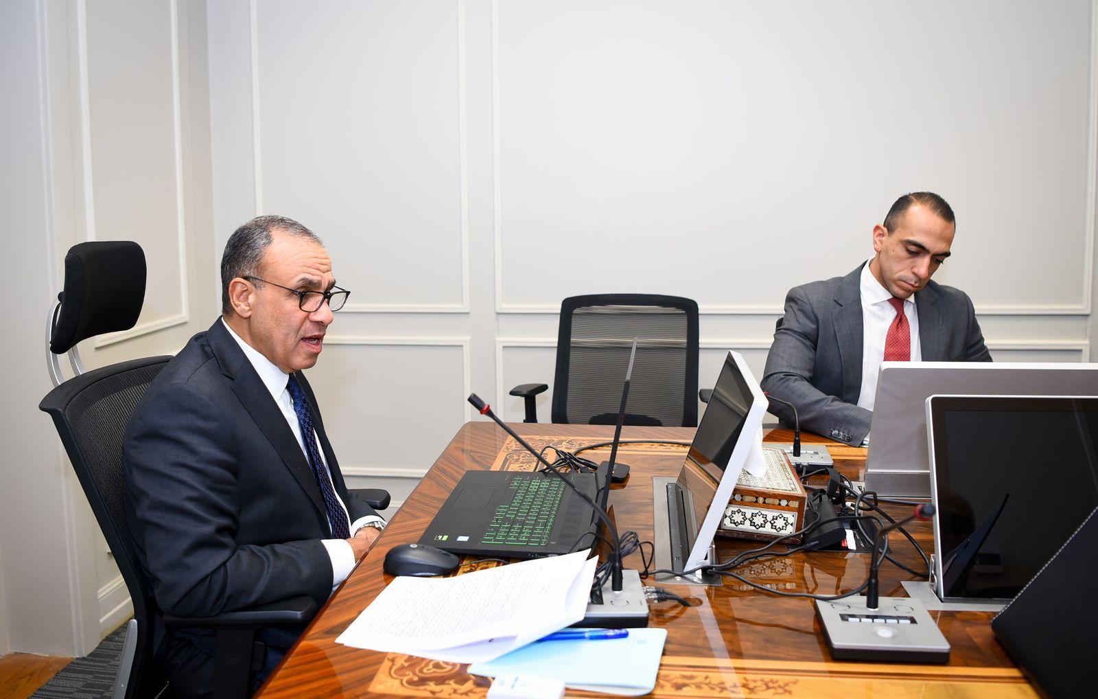 اجتماع افتراضى بين وزير الخارجية والهجرة والمفوضة الأوروبية لإدارة الأزمات