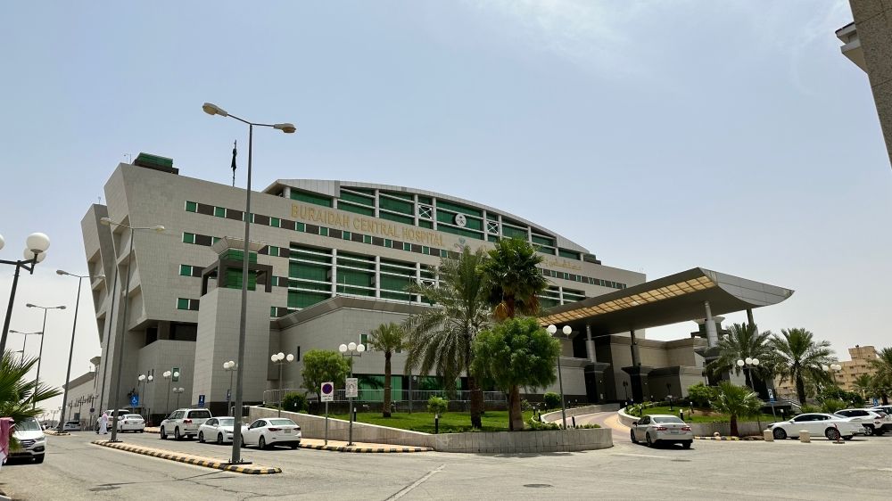 بريدة.. علاج حالة نادرة تعاني من السمنة المفرطة وانعكاس الأحشاء