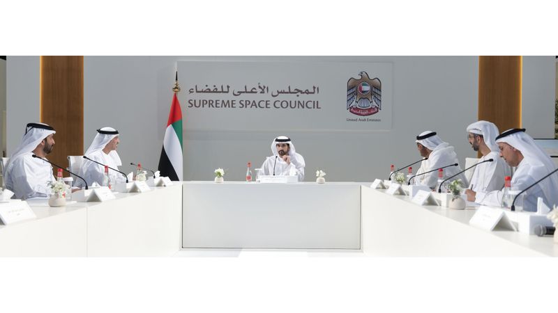 الامارات | حمدان بن محمد: مَن رئيسه محمد بن زايد وملهمه محمد بن راشد.. لن يعرف المستحيل