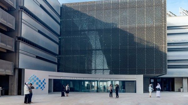 «محمد بن زايد للذكاء الاصطناعي» تفتح باب التسجيل في برامج الدراسات العليا