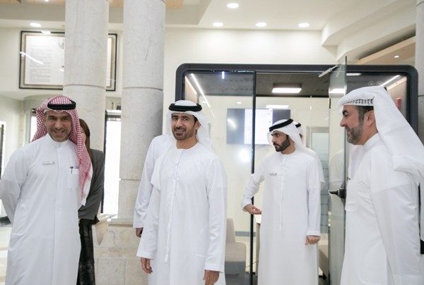 مدير محاكم دبي يدشن «الغرفة الذكية» بالمبنى الرئيس