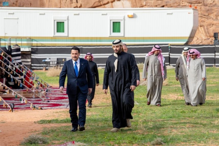 ولي العهد يبحث تطورات الأوضاع الإقليمية مع رئيس الوزراء العراقي