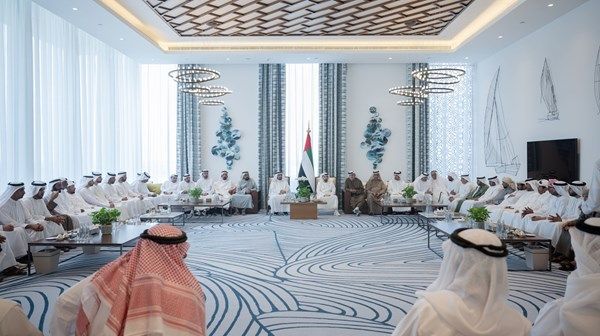 حمدان بن زايد يستقبل عدداً من المواطنين في قصر الظنة