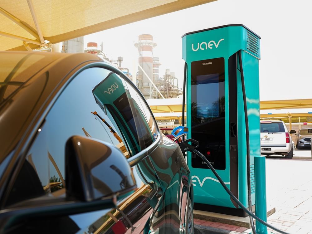 الامارات | تعرفة موحدة لمحطات "الإمارات لشحن المركبات الكهربائية" اعتباراً من يناير 2025