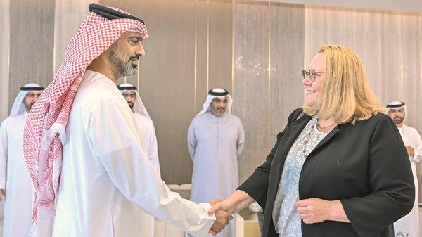 عمار النعيمي وسفيرة فنلندا لدى الدولة يبحثان التعاون