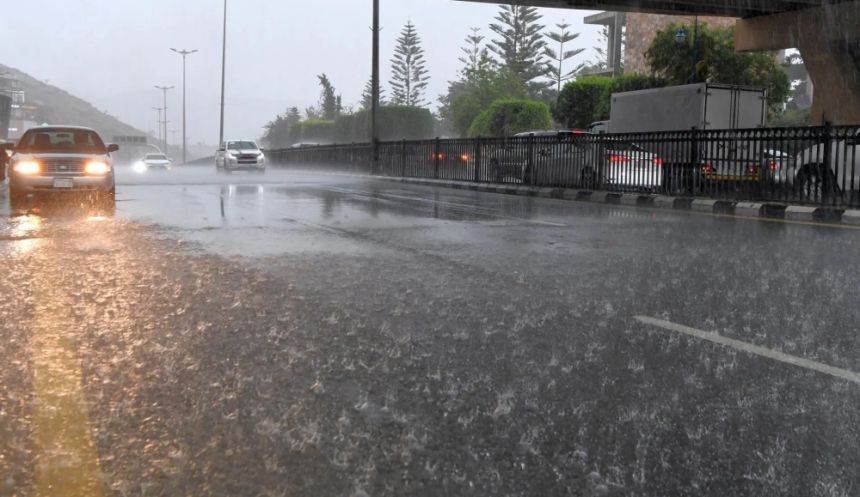 الطقس في المملكة.. هطول أمطار متوسطة على مكة المكرمة