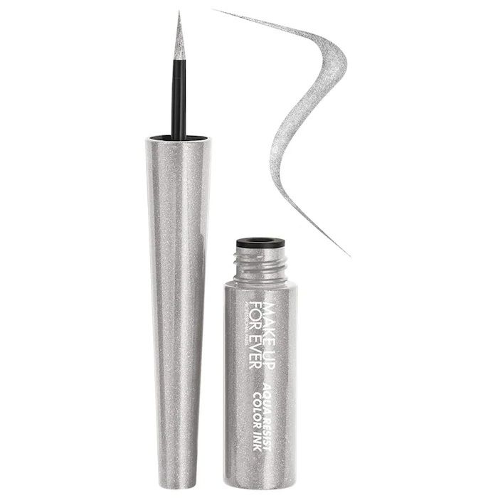 المكياج الفضي للمسة ساحرة في أجواء الاحتفالات.. إليك أفضل المستحضرات