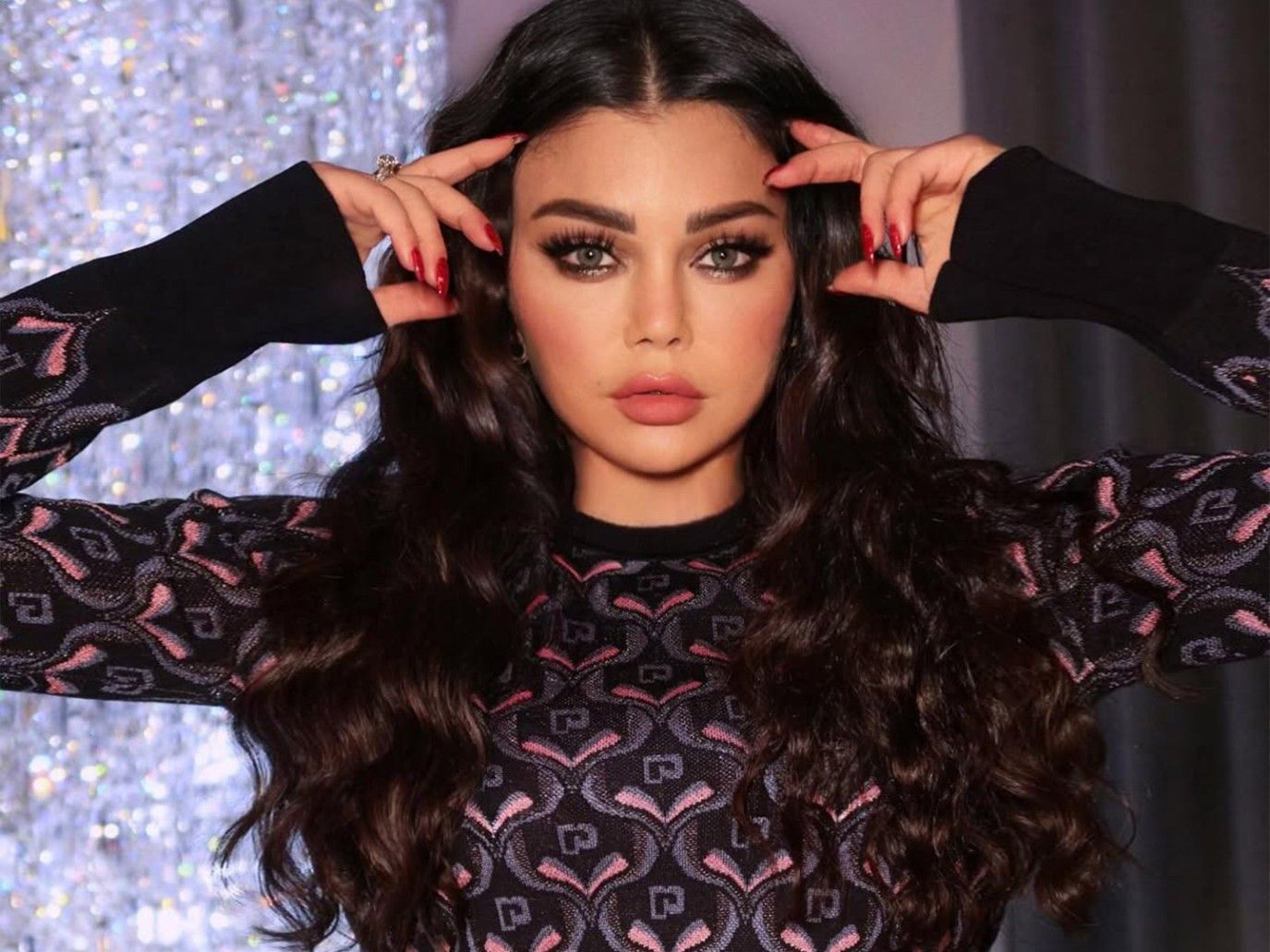 أجمل تسريحات شعر مفتوح.. اعتمديها بطرق عصرية من وحي النجمات