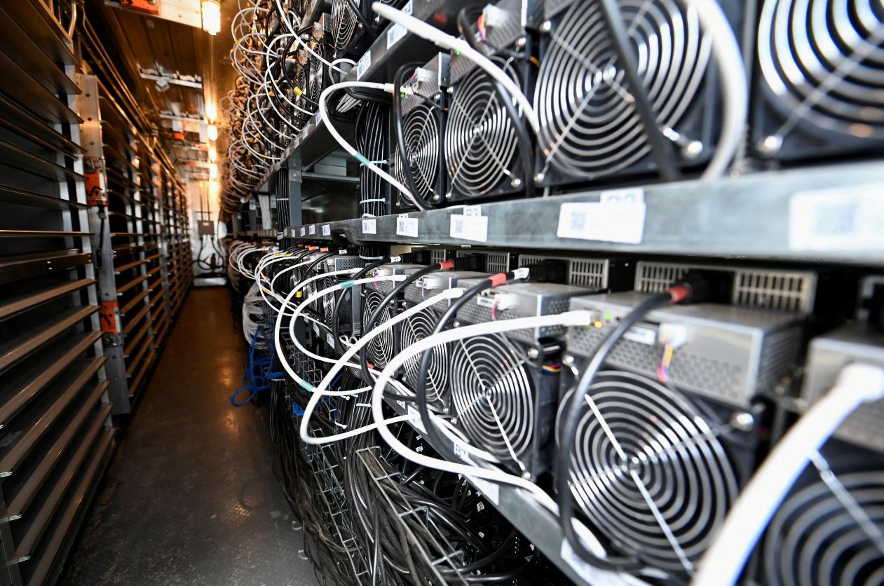 شركة تعدين العملات الرقمية “Hut 8” تعزز احتياطيها من البيتكوين إلى أكثر من مليار دولار