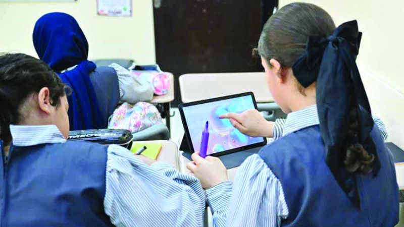 الامارات | «الأمن السيبراني» يحذّر من استهداف أجهزة الطلبة بتطبيقات مدرسية مزيفة