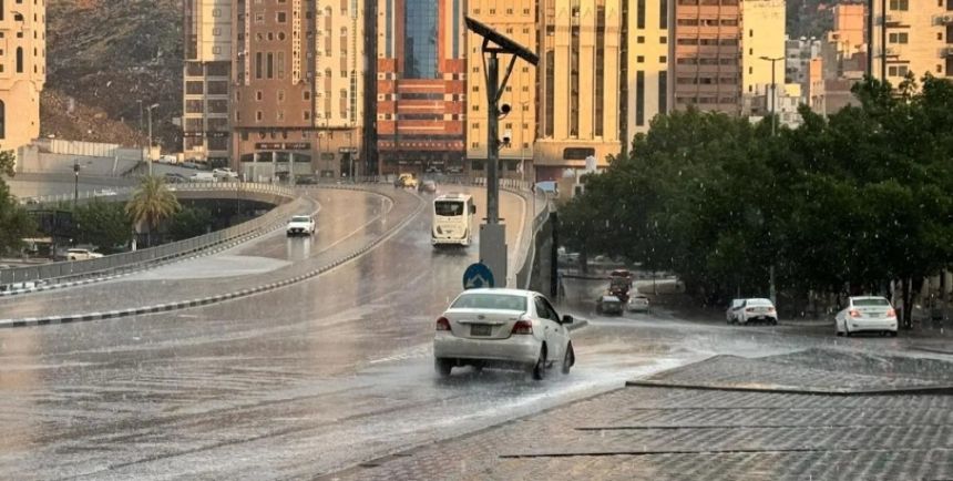 الطقس في المملكة.. هطول أمطار متوسطة على مكة المكرمة