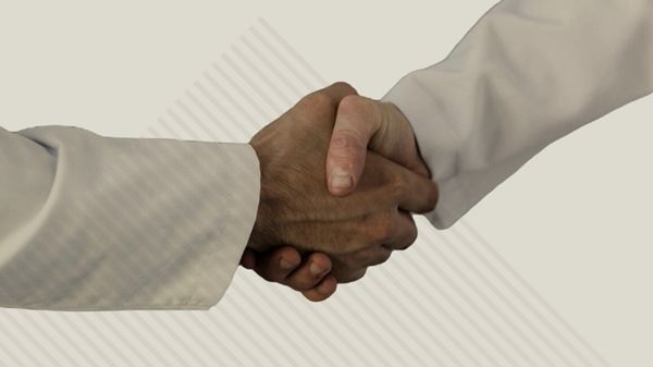 "الصحة – أبوظبي" توسِّع نطاق مبادرة «سندكم» لتشمل جميع المقيمين في الإمارة